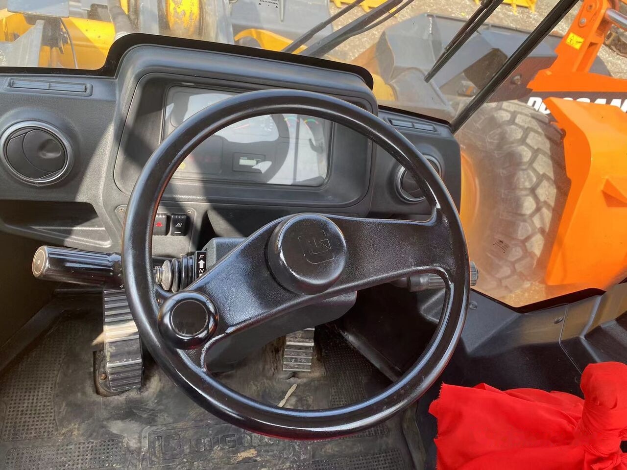 LiuGong 870H - Wheel loader: picture 5 LiuGong 870H - Wheel loader: picture 5
