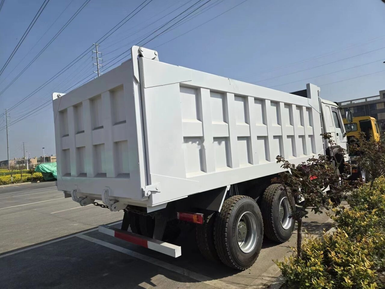 Sinotruk HOWO 6*4 Dump truck - Tipper: picture 3 Sinotruk HOWO 6*4 Dump truck - Tipper: picture 3