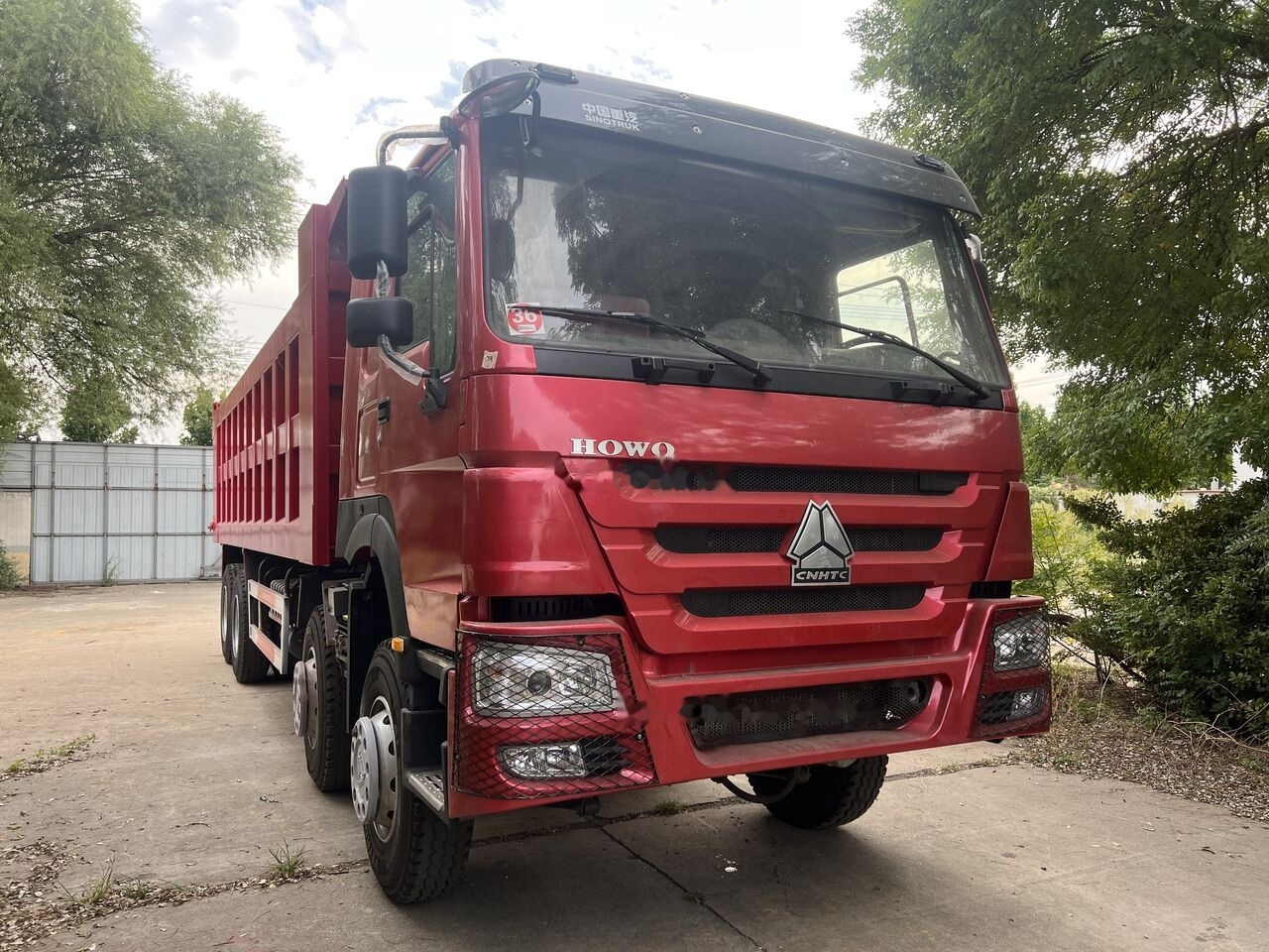 Sinotruk HOWO 8*4 Dump truck - Tipper: picture 1 Sinotruk HOWO 8*4 Dump truck - Tipper: picture 1