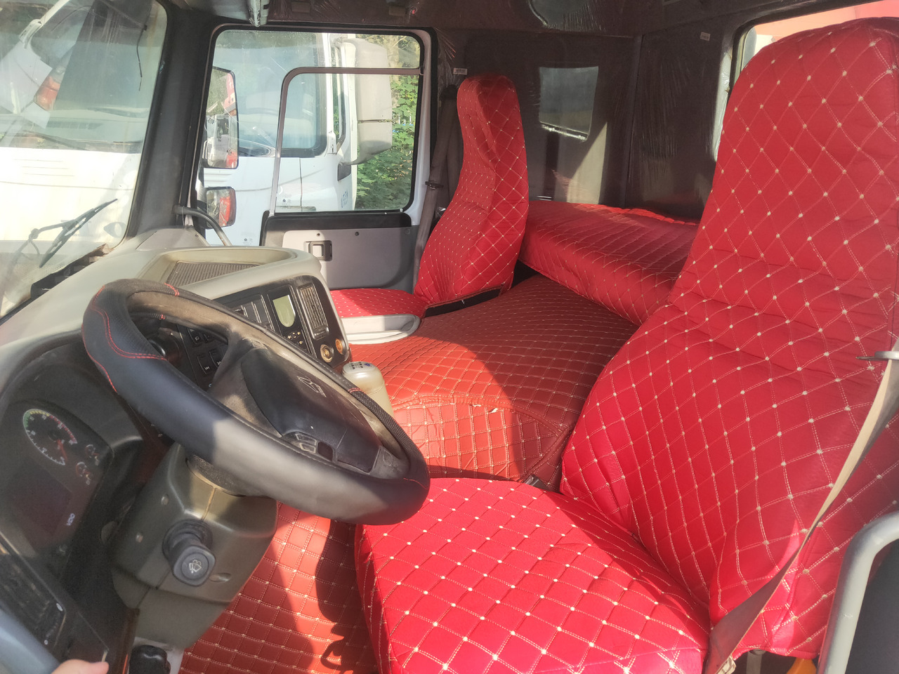 Tractor unit Sinotruk HOWO 371 6*4 Tractor: picture 12 Tractor unit Sinotruk HOWO 371 6*4 Tractor: picture 12