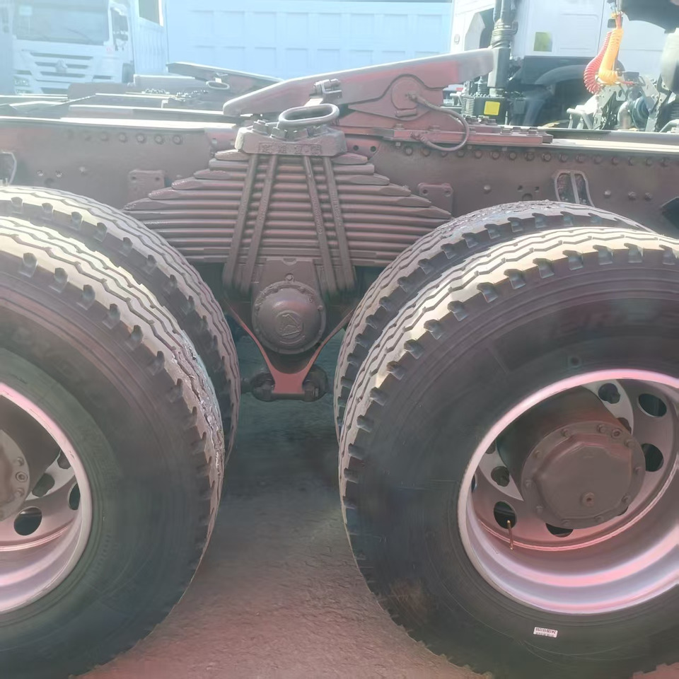 Sinotruk HOWO 371 6*4 Tractor - Tractor unit: picture 5 Sinotruk HOWO 371 6*4 Tractor - Tractor unit: picture 5