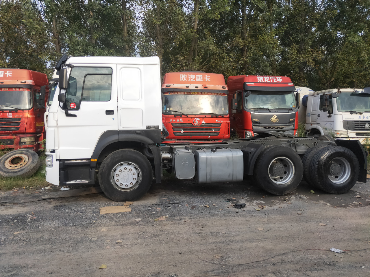 Sinotruk HOWO 371 6*4 Tractor - Tractor unit: picture 3 Sinotruk HOWO 371 6*4 Tractor - Tractor unit: picture 3