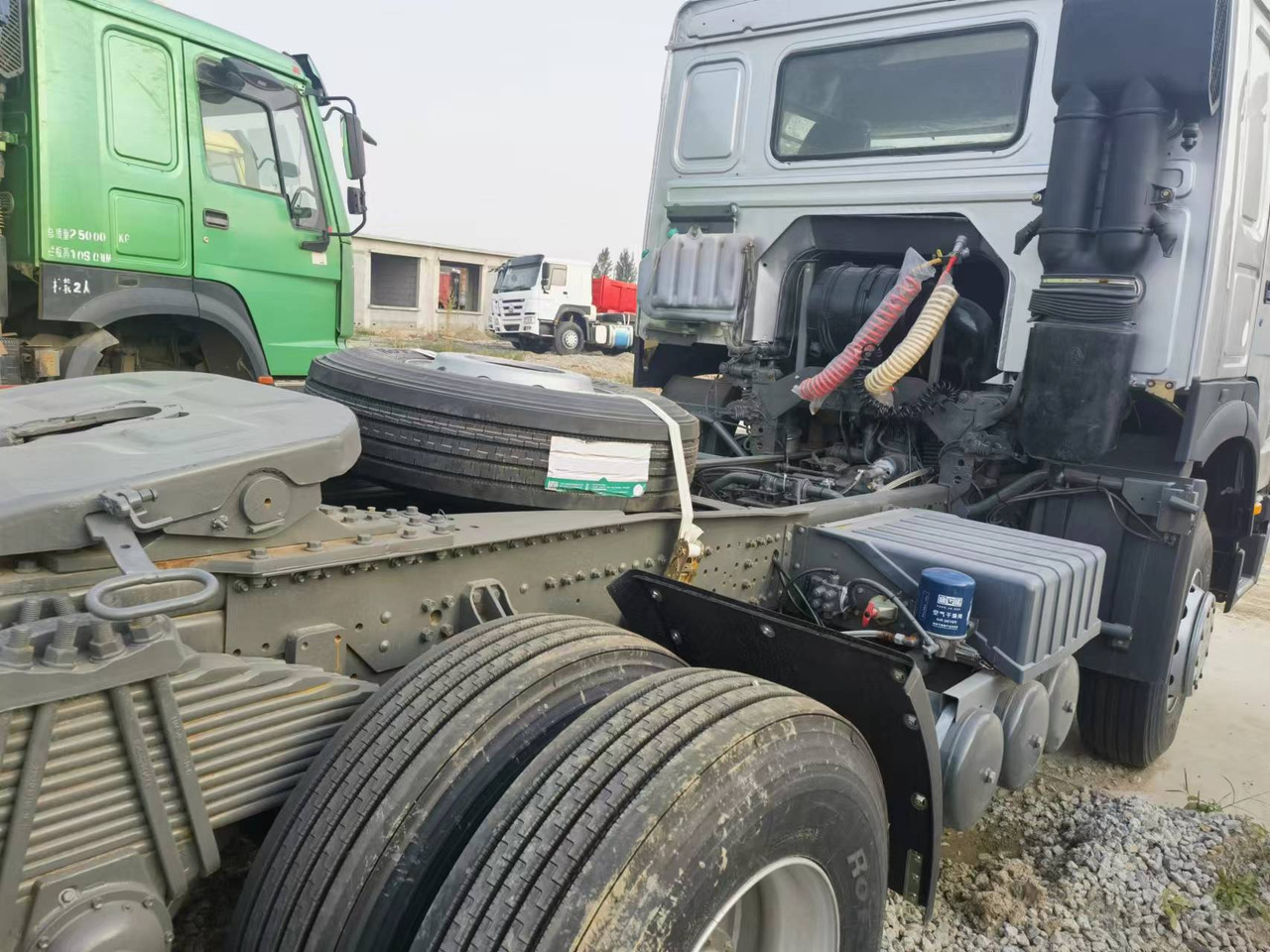 Sinotruk HOWO 371 Tractor - Tractor unit: picture 3 Sinotruk HOWO 371 Tractor - Tractor unit: picture 3