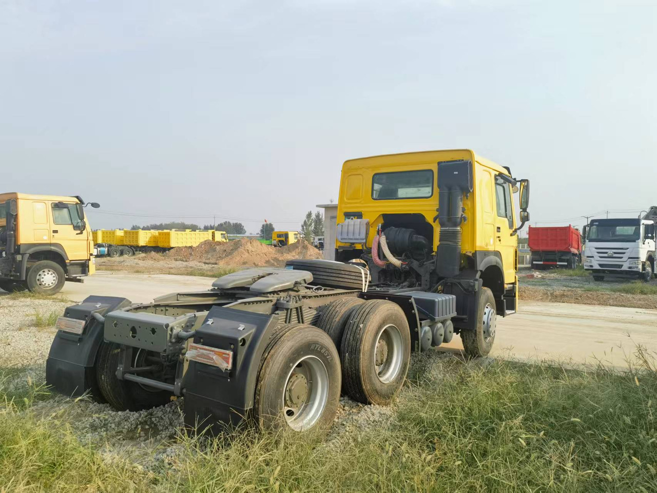 Sinotruk HOWO 371 Tractor - Tractor unit: picture 2 Sinotruk HOWO 371 Tractor - Tractor unit: picture 2