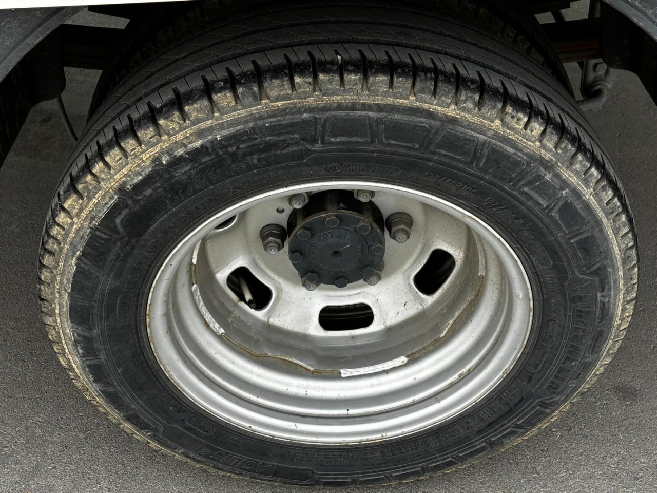 Box van Caja cerrada IVECO 35C16 20m3: picture 13