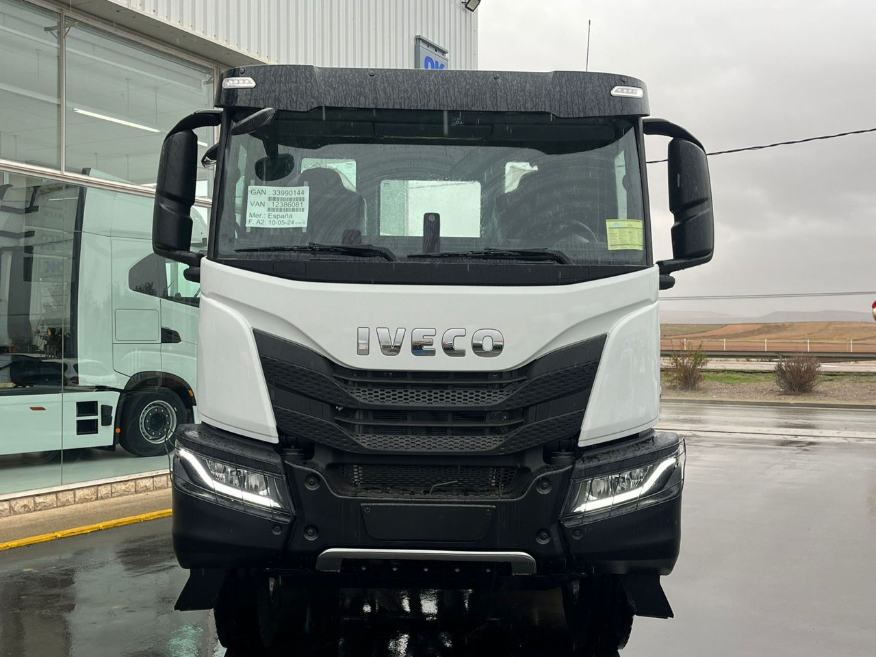 Chasis IVECO T-WAY 510cv 8X4 - Cab chassis truck: picture 2 Chasis IVECO T-WAY 510cv 8X4 - Cab chassis truck: picture 2