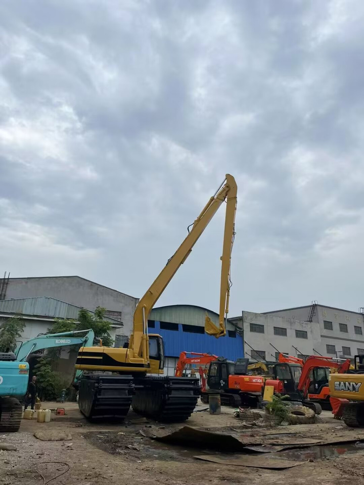 CAT 320BL 320CL 320D2L 18 meter extended arm Customizable Dredger - Amphibious excavator: picture 4 CAT 320BL 320CL 320D2L 18 meter extended arm Customizable Dredger - Amphibious excavator: picture 4