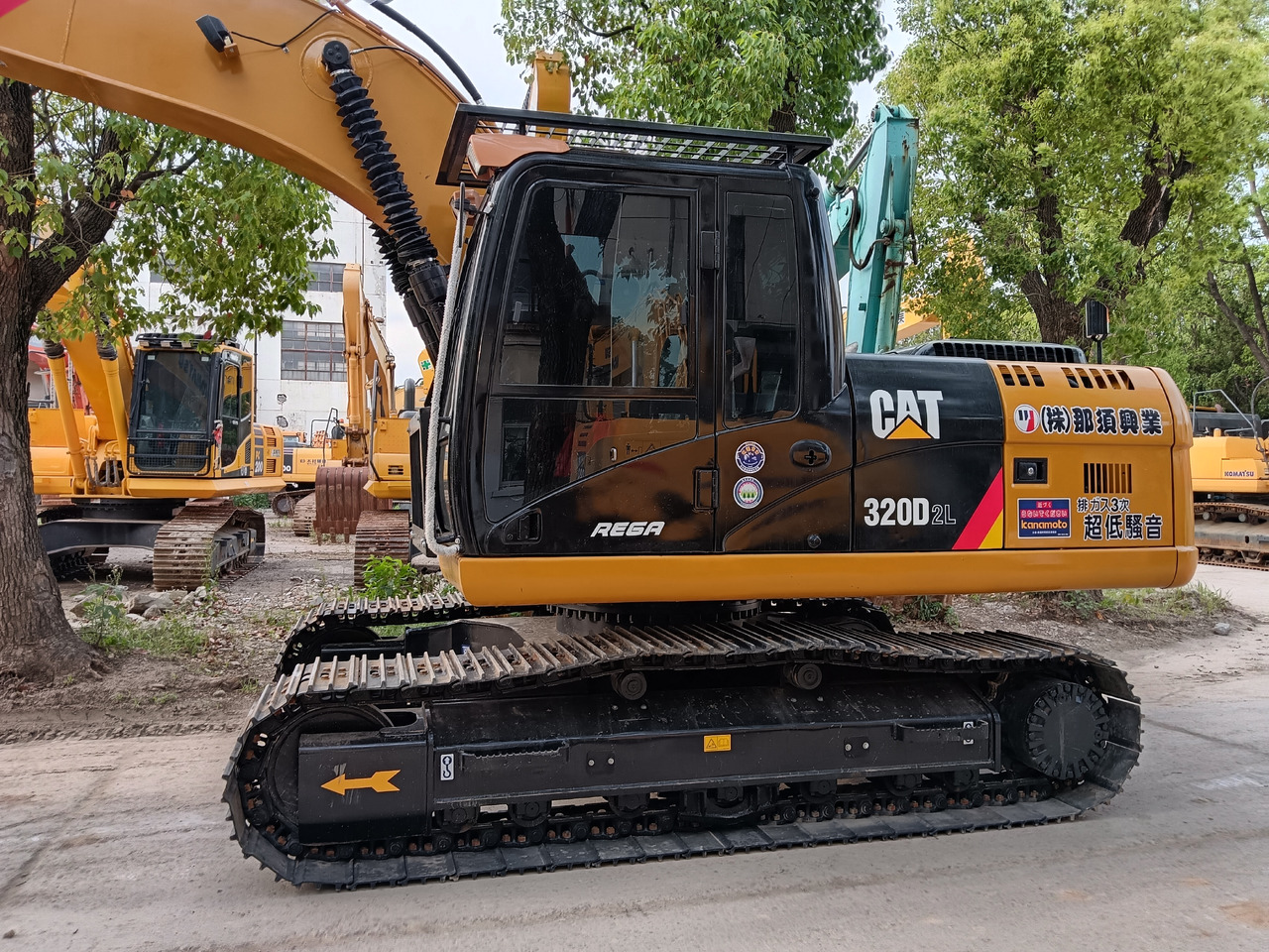 CAT 320D2L 320GC 323 320 - Crawler excavator: picture 2 CAT 320D2L 320GC 323 320 - Crawler excavator: picture 2