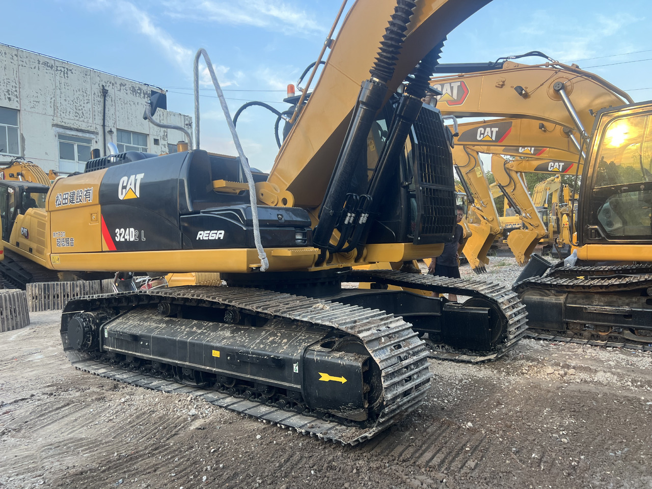 CAT 324DL - Crawler excavator: picture 4 CAT 324DL - Crawler excavator: picture 4