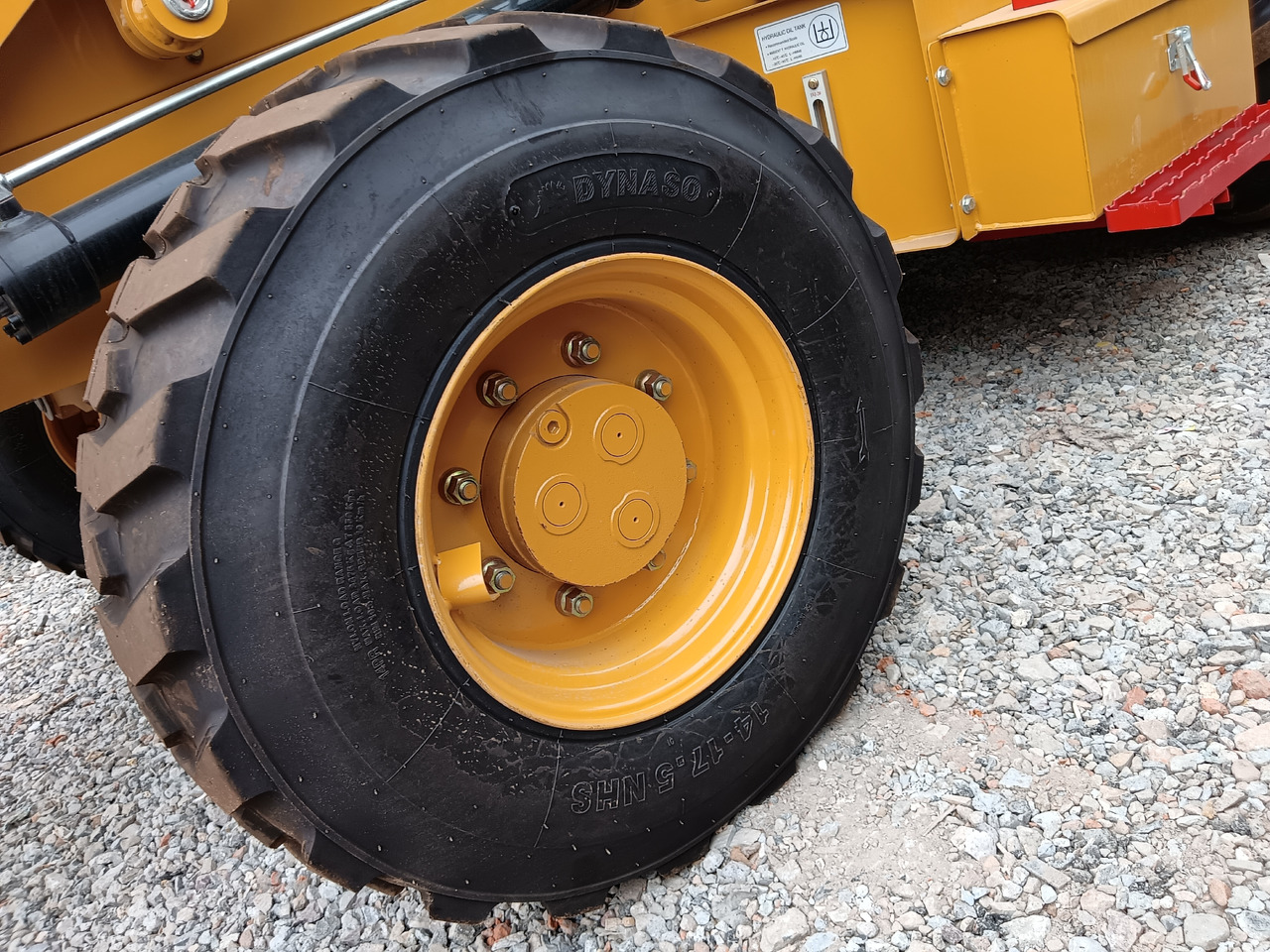 CAT 420F2 100% NEW - Backhoe loader: picture 4 CAT 420F2 100% NEW - Backhoe loader: picture 4