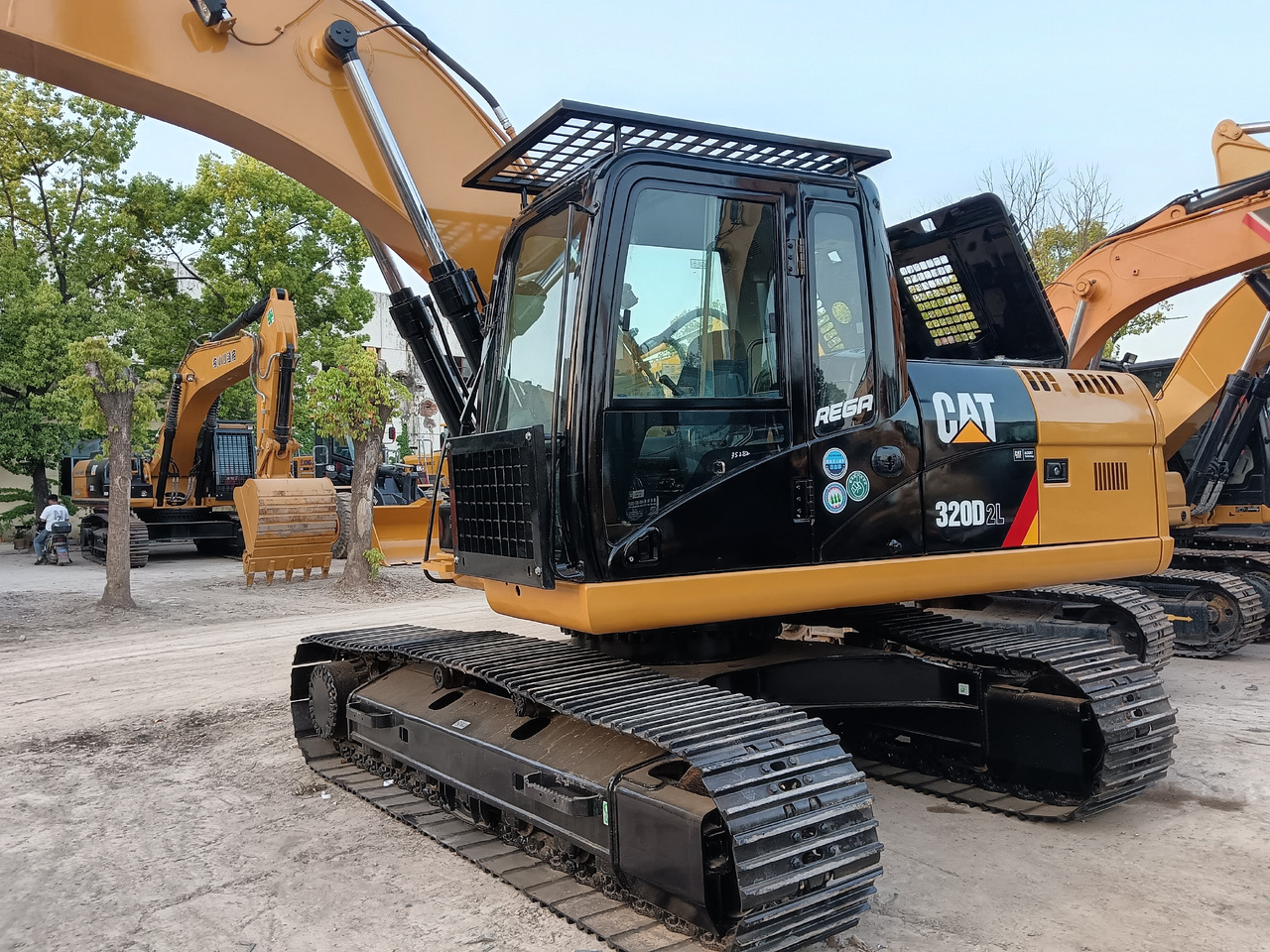 CATERPILLAR 320D CAT 320D2 L - Crawler excavator: picture 2 CATERPILLAR 320D CAT 320D2 L - Crawler excavator: picture 2