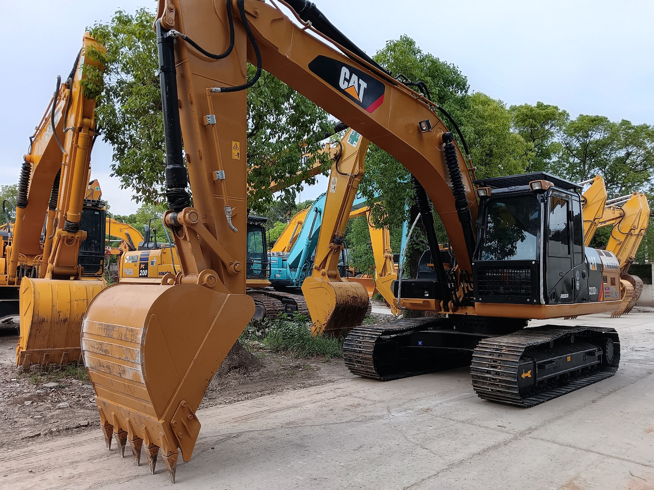 Crawler excavator CATERPILLAR 320d2 l CAT 320D 2 L: picture 8
