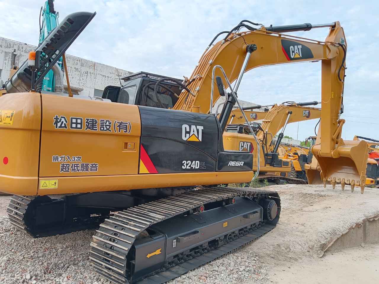 CATERPILLAR 324DL CAT 324 D2 L 330D2L 320D 323 - Crawler excavator: picture 1 CATERPILLAR 324DL CAT 324 D2 L 330D2L 320D 323 - Crawler excavator: picture 1