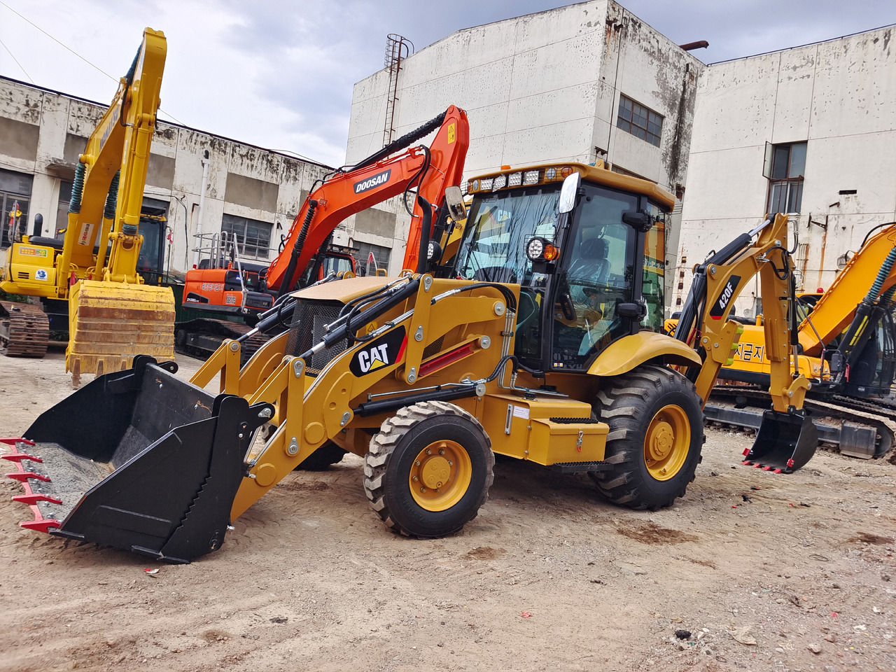 New Backhoe loader CATERPILLAR 420F CAT 420 F JCB 3CX: picture 10