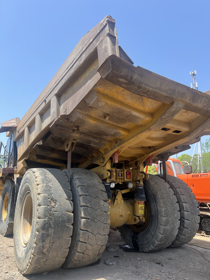 CATERPILLAR 773F - Rigid dumper/ Rock truck: picture 4 CATERPILLAR 773F - Rigid dumper/ Rock truck: picture 4