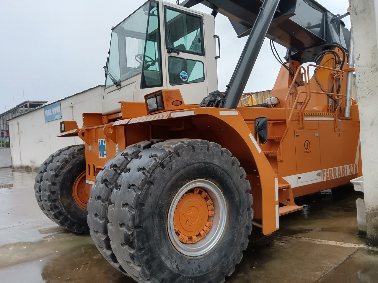 CVS FERRARRI F278 - Reach stacker: picture 2 CVS FERRARRI F278 - Reach stacker: picture 2