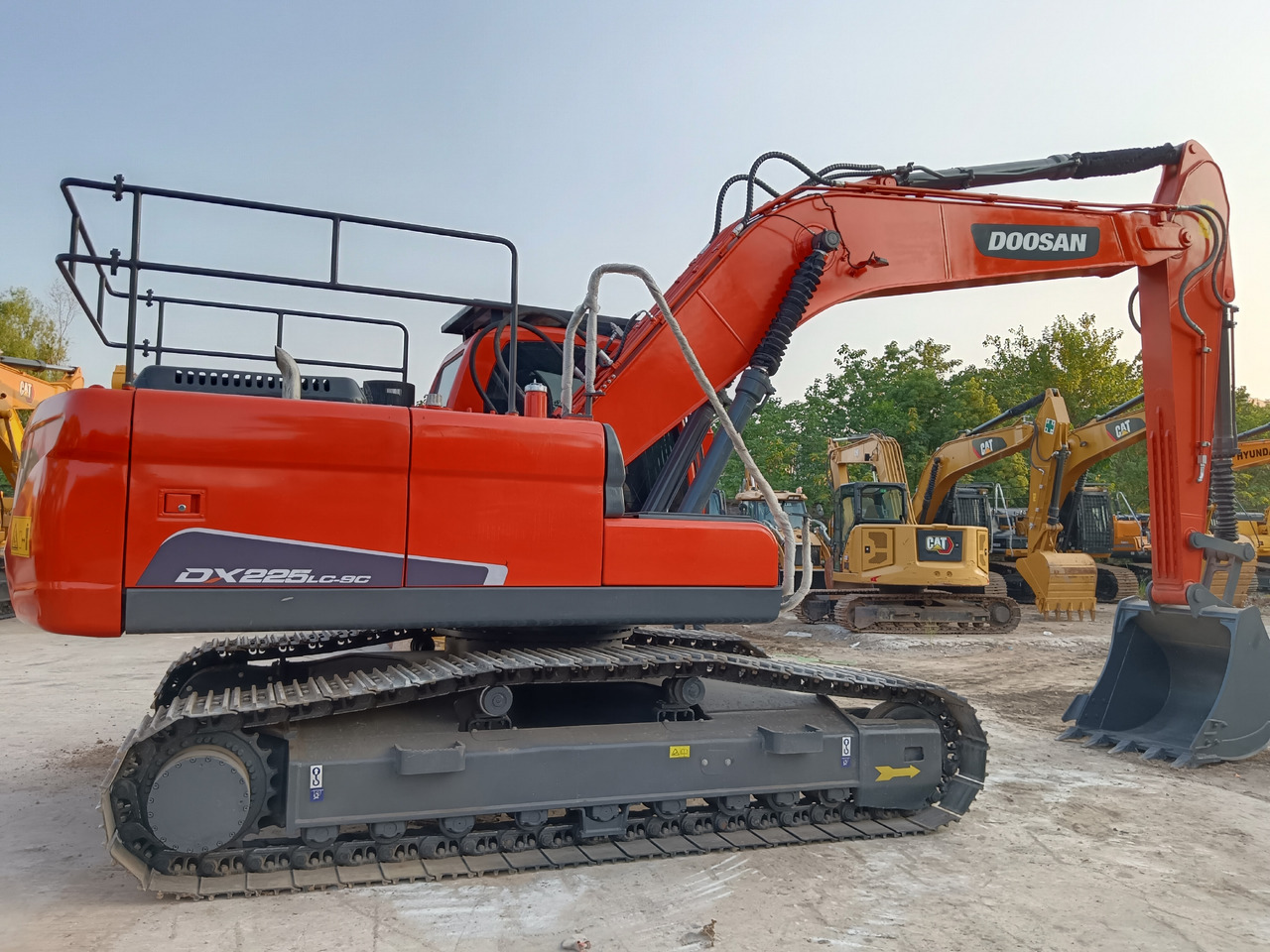 DOOSAN DX225 LC - 9C DX 225 LCA - Crawler excavator: picture 1 DOOSAN DX225 LC - 9C DX 225 LCA - Crawler excavator: picture 1