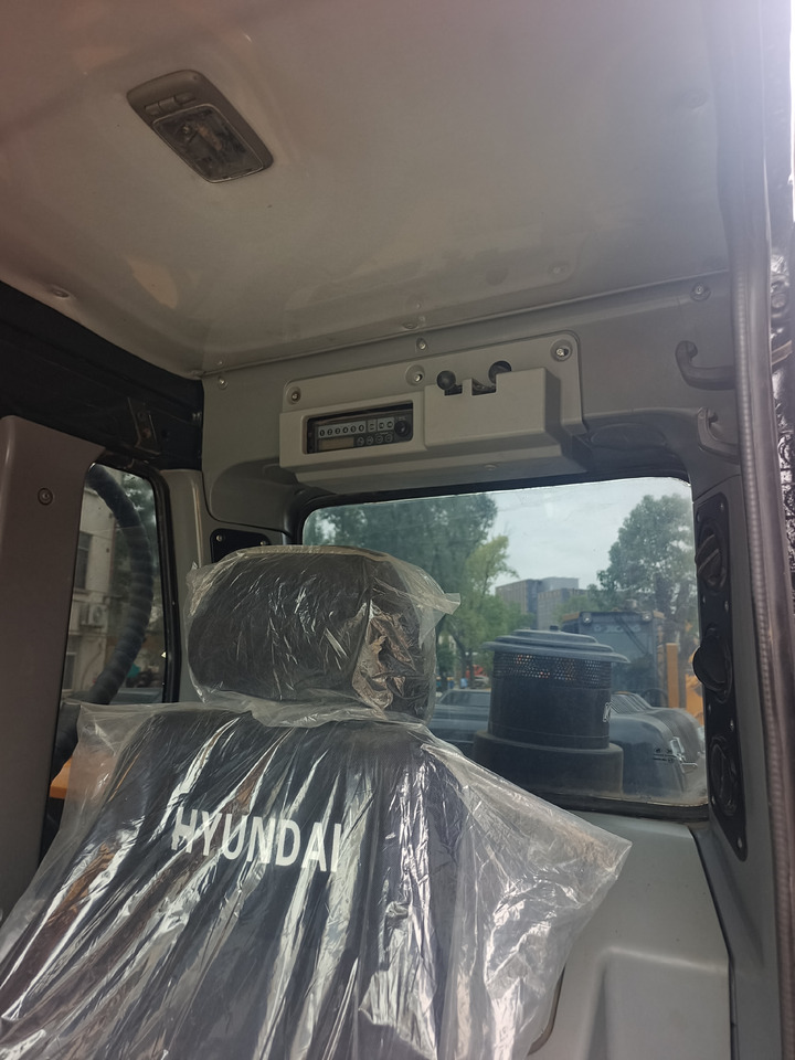 HYUNDAI 220-9S - Crawler excavator: picture 3 HYUNDAI 220-9S - Crawler excavator: picture 3