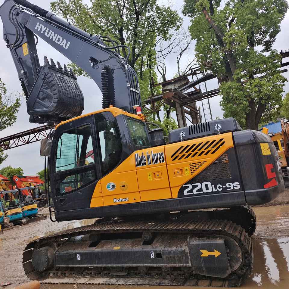 Crawler excavator HYUNDAI 220 LC - 9 S 220LC - 9 T: picture 1