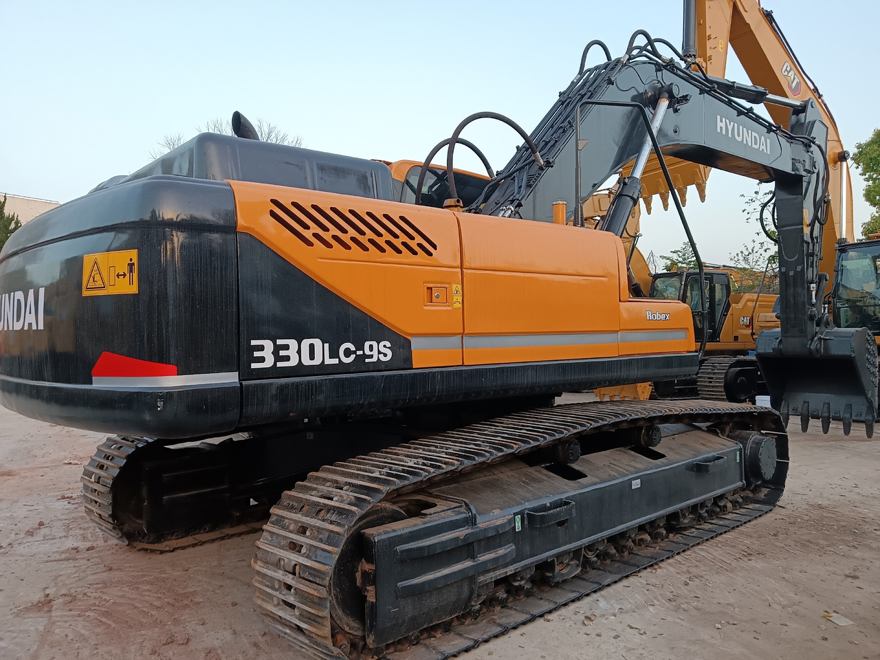 Crawler excavator HYUNDAI 330LC-9S 330LC - 9T: picture 1