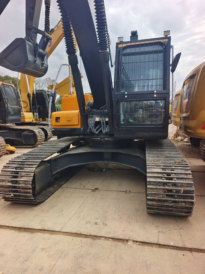 HYUNDAI HX220HD - Crawler excavator: picture 4 HYUNDAI HX220HD - Crawler excavator: picture 4