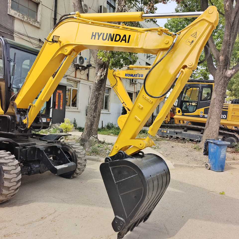 HYUNDAI R60W-7 - Wheel excavator: picture 3 HYUNDAI R60W-7 - Wheel excavator: picture 3