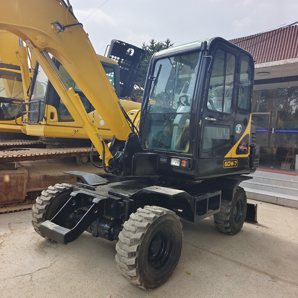 HYUNDAI R60W-7 - Wheel excavator: picture 1 HYUNDAI R60W-7 - Wheel excavator: picture 1