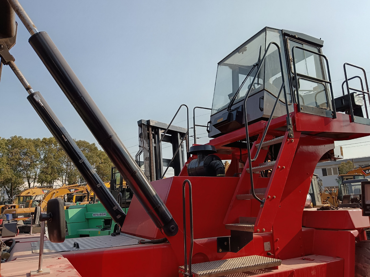 Reach stacker KALMAR DCE90: picture 7