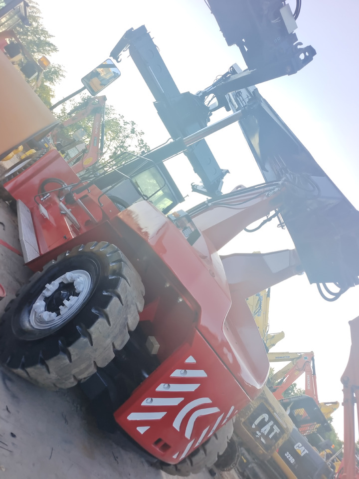 KALMAR DRF 450 45 TON REACH STACKER - Reach stacker: picture 5 KALMAR DRF 450 45 TON REACH STACKER - Reach stacker: picture 5