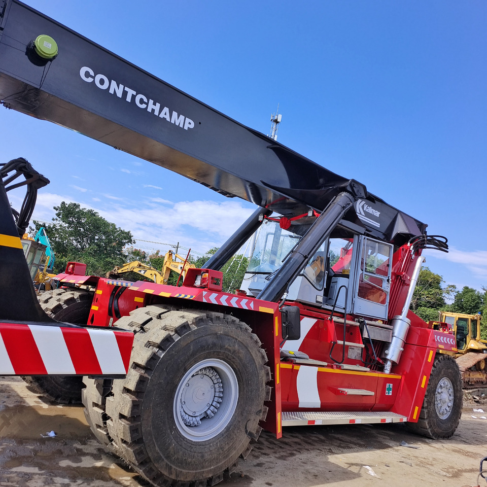 KALMAR DRF 450 - Reach stacker: picture 3 KALMAR DRF 450 - Reach stacker: picture 3