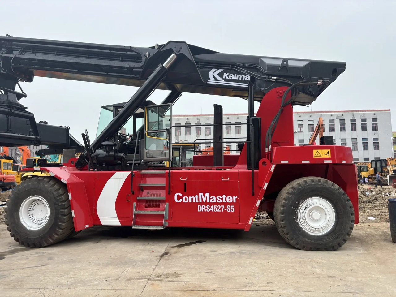 KALMAR DRS 4527 - S5 DRF450 DRT 450 45TON CONTAINER HANDLER - Reach stacker: picture 5 KALMAR DRS 4527 - S5 DRF450 DRT 450 45TON CONTAINER HANDLER - Reach stacker: picture 5