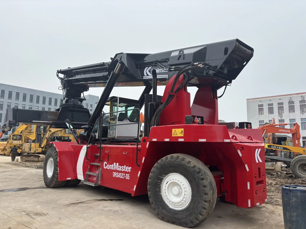 KALMAR DRS4527-S5 - Reach stacker: picture 2 KALMAR DRS4527-S5 - Reach stacker: picture 2