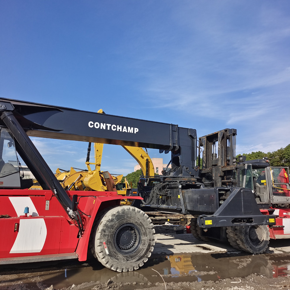 KALMAR DRT450 - Reach stacker: picture 3 KALMAR DRT450 - Reach stacker: picture 3