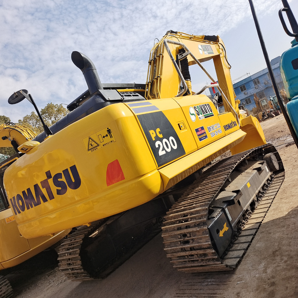 KOMATSU PC200-8 - Crawler excavator: picture 1 KOMATSU PC200-8 - Crawler excavator: picture 1