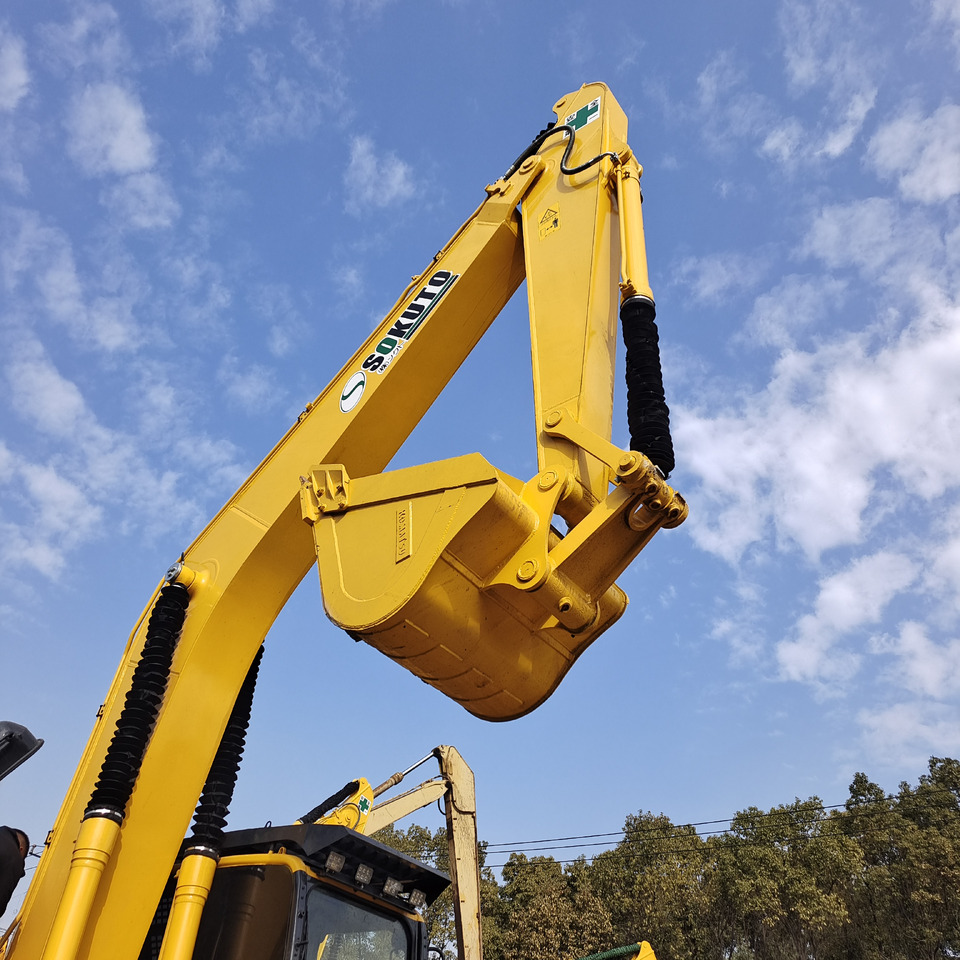 KOMATSU PC200-8 - Crawler excavator: picture 2 KOMATSU PC200-8 - Crawler excavator: picture 2