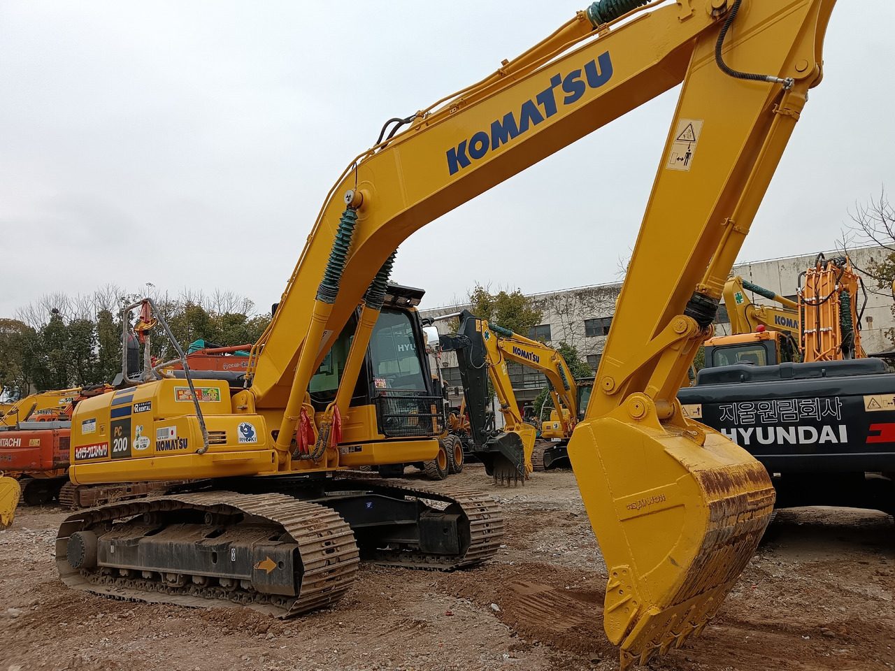 KOMATSU PC200-8 N1 - Crawler excavator: picture 1 KOMATSU PC200-8 N1 - Crawler excavator: picture 1