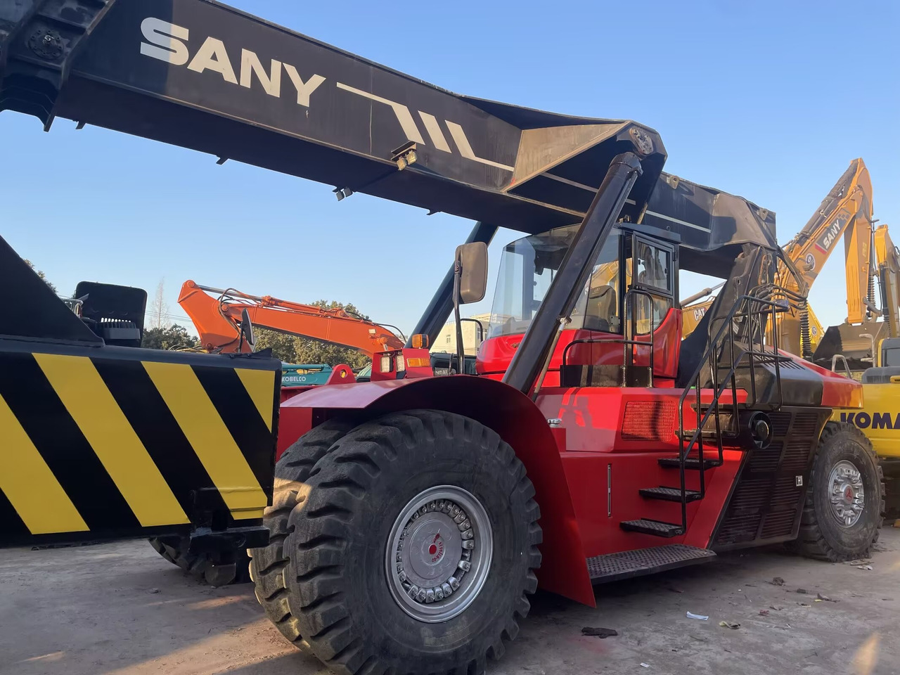 SANY SRSC45C30 - Reach stacker: picture 5 SANY SRSC45C30 - Reach stacker: picture 5
