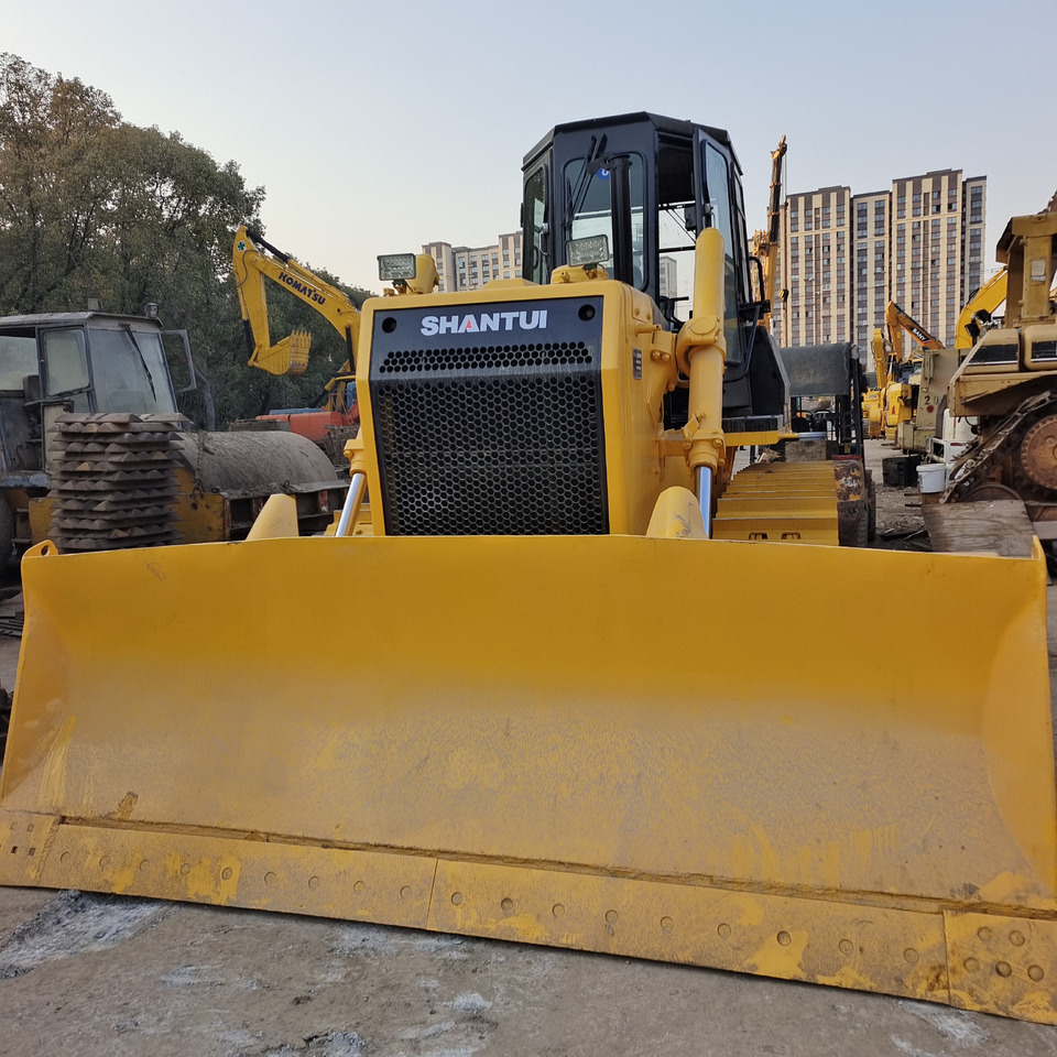 SHANTUI sd16 SD 16 - Bulldozer: picture 1 SHANTUI sd16 SD 16 - Bulldozer: picture 1