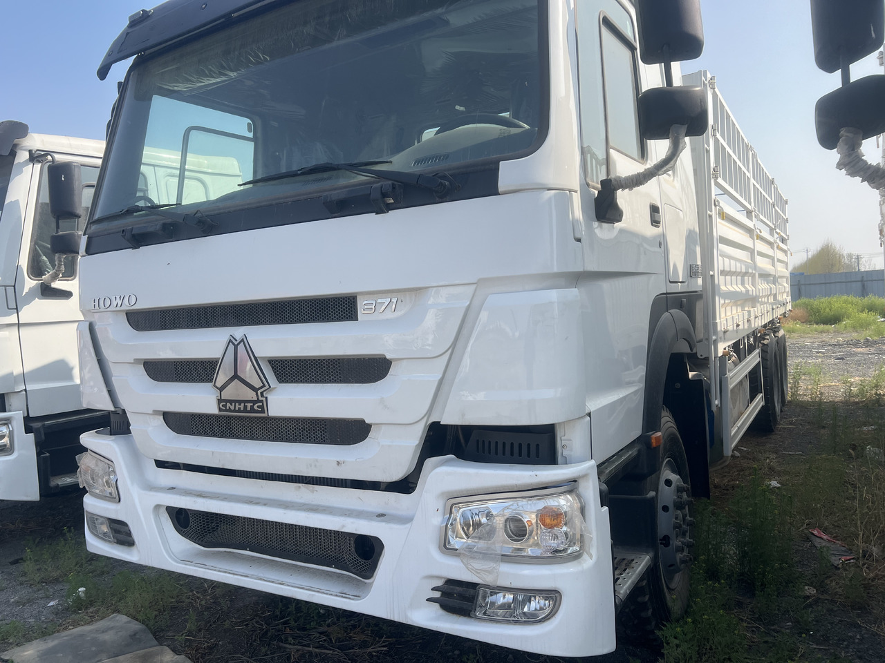 SINOTRUK HOWO 6*4 371 HP 8*4 375 400 420 HORSEPOWER - Livestock truck: picture 2 SINOTRUK HOWO 6*4 371 HP 8*4 375 400 420 HORSEPOWER - Livestock truck: picture 2