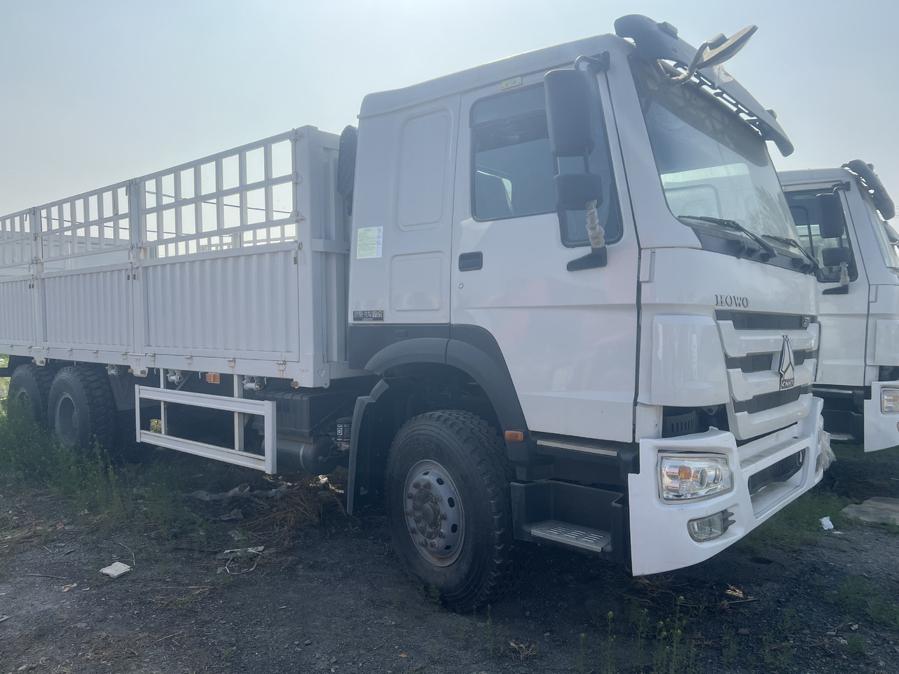 SINOTRUK HOWO FENCE LIVESTOCK TRUCK - Tipper: picture 1 SINOTRUK HOWO FENCE LIVESTOCK TRUCK - Tipper: picture 1