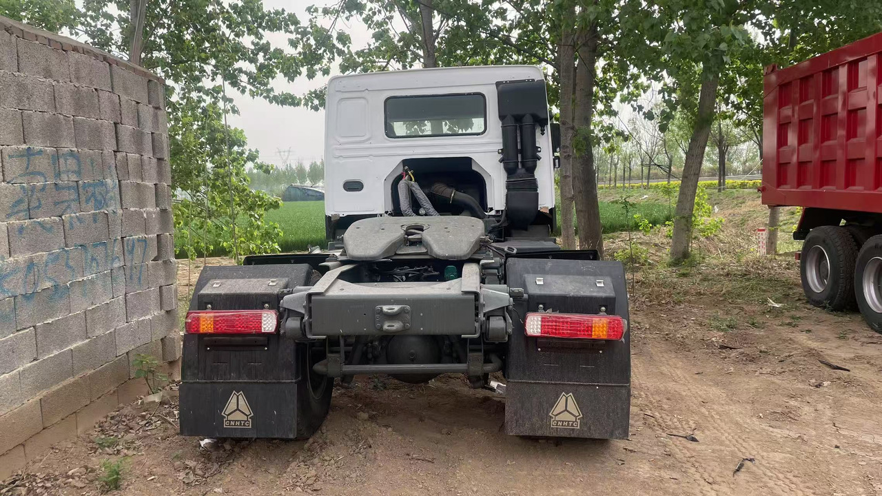 SINOTRUK HOWO 4*2 - Tractor unit: picture 2 SINOTRUK HOWO 4*2 - Tractor unit: picture 2