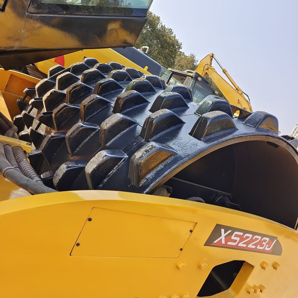 XCMG XS223J WITH SHEEP FOOT PAD - Road roller: picture 5 XCMG XS223J WITH SHEEP FOOT PAD - Road roller: picture 5