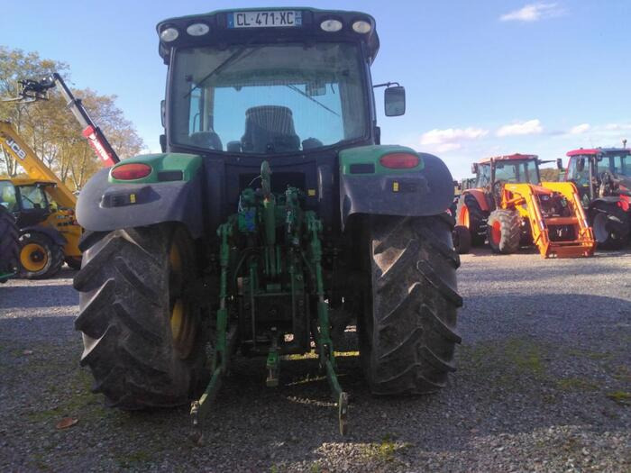 John Deere 6125 R - Farm tractor: picture 5 John Deere 6125 R - Farm tractor: picture 5