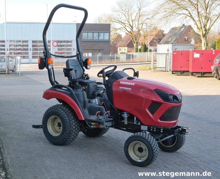 Yanmar SA221 - Farm tractor: picture 3 Yanmar SA221 - Farm tractor: picture 3