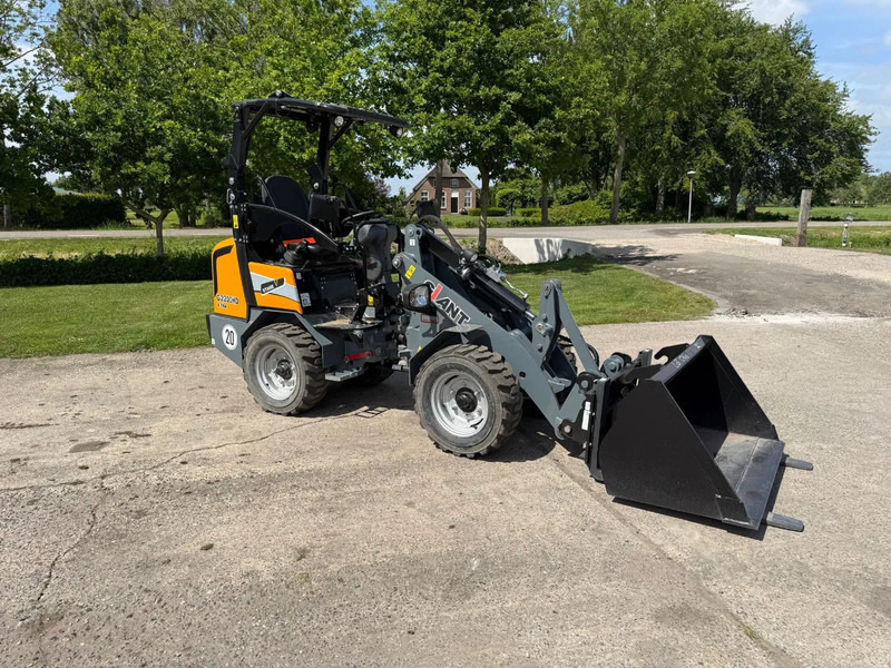 Giant Giant 2200 X-tra HD NIEUWE SHOVEL Mini shovel - Compact track loader: picture 2 Giant Giant 2200 X-tra HD NIEUWE SHOVEL Mini shovel - Compact track loader: picture 2