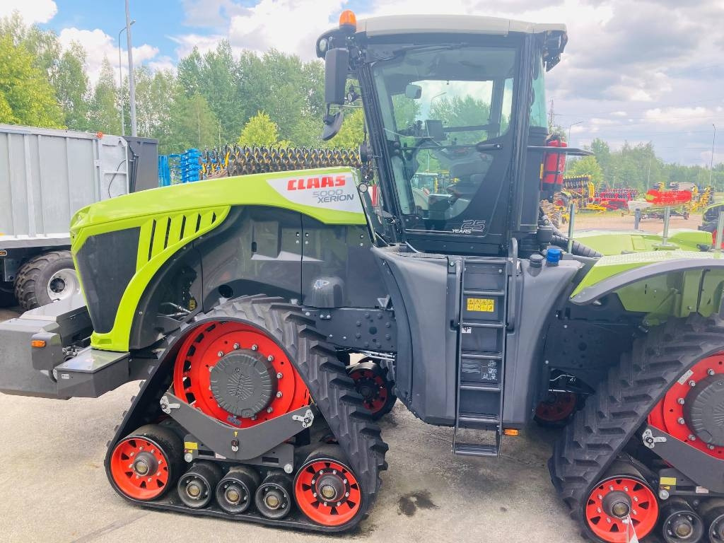Claas XERION 5000 TRAC TS - Farm tractor: picture 4 Claas XERION 5000 TRAC TS - Farm tractor: picture 4