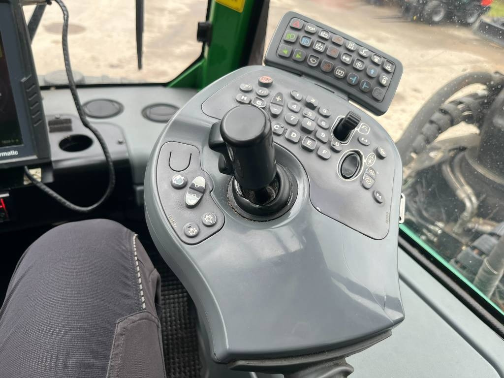 Forestry harvester John Deere 1470 E: picture 23