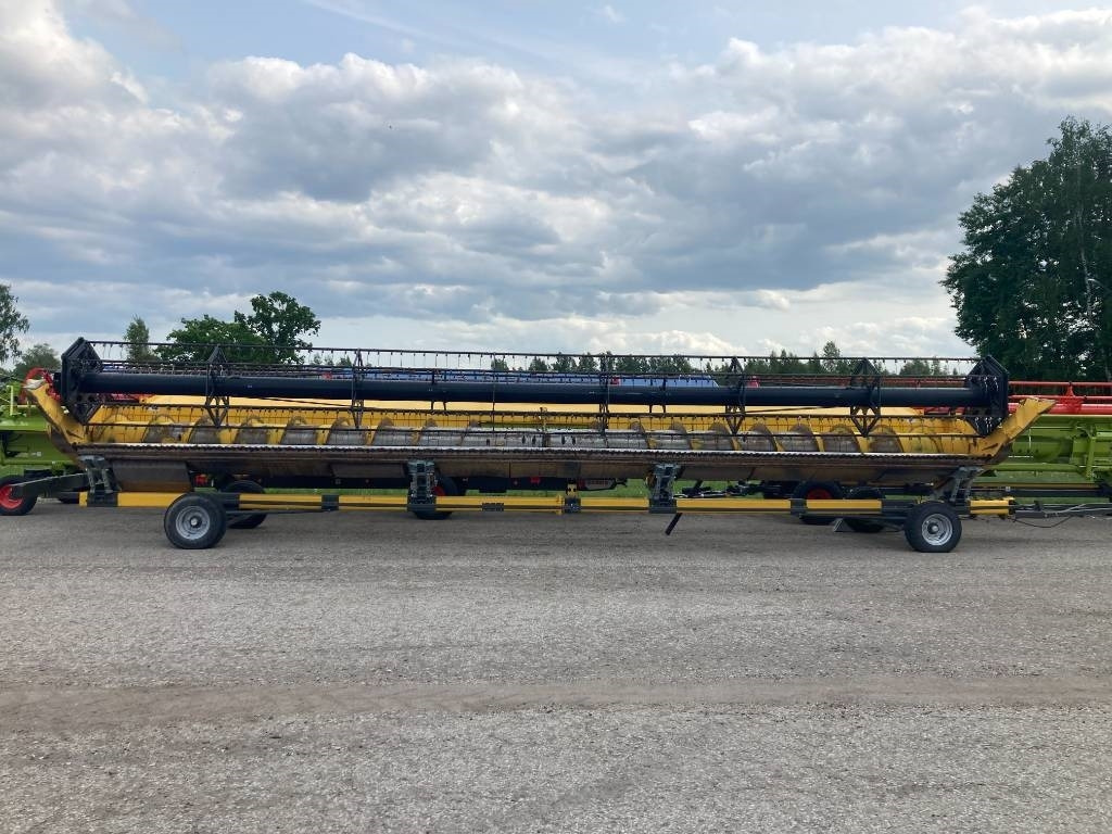 New Holland Varifeed 41V - Harvester attachment: picture 2 New Holland Varifeed 41V - Harvester attachment: picture 2