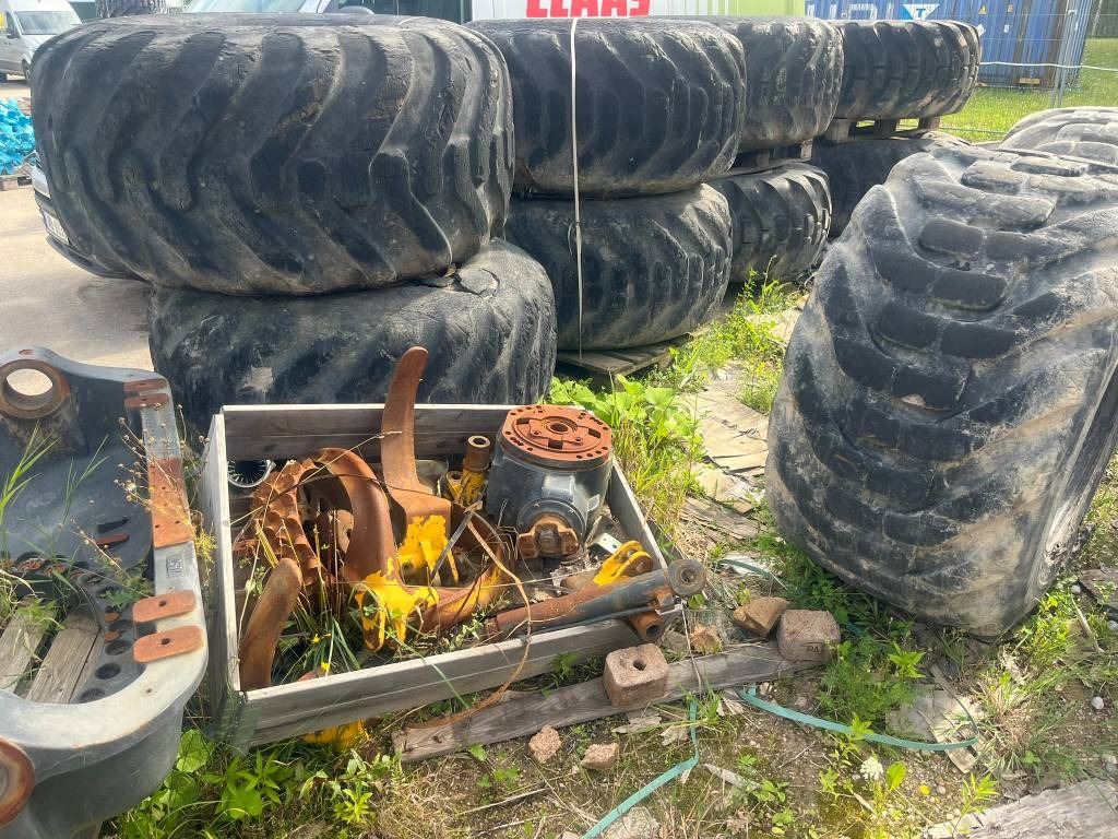 Ponsse Elephant - Wheel and tire package for Forestry equipment: picture 2 Ponsse Elephant - Wheel and tire package for Forestry equipment: picture 2