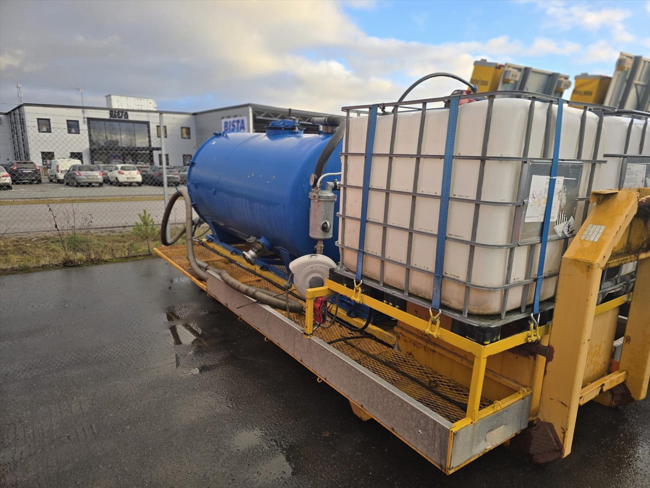 Lastväxlaflak med tank - Roll-off container: picture 1 Lastväxlaflak med tank - Roll-off container: picture 1